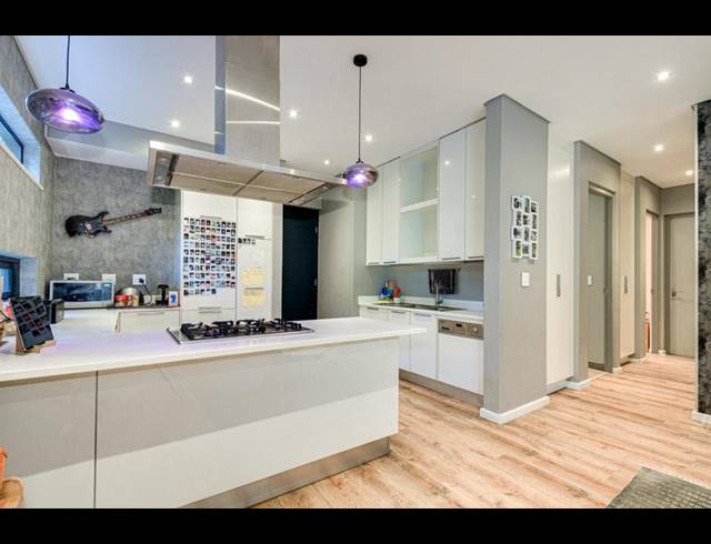 3 BEDROOM APARTMENT FOR SALE IN STEYN CITY